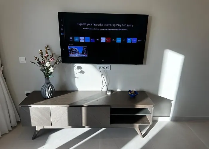 Samanthas Luxury Apartment